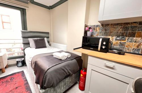 Kumkapi Apartment | Central Comfort Bright Studio