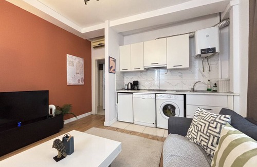 Cagaloglu Apartment | Central Istanbul Haven | Old City Highlights Nearb