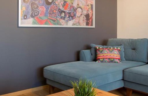 Cihangir Apartment | Centrally Located Huge Apartment In Cihangir