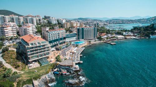 Kusadasi City Centre Hotel | Charisma De Luxe Hotel