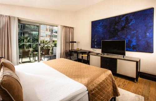 Kusadasi City Centre Hotel | Charisma De Luxe Hotel