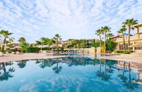 Sogucak House | Comfortable Flat with Communal Pool in Kusadasi-Awz146