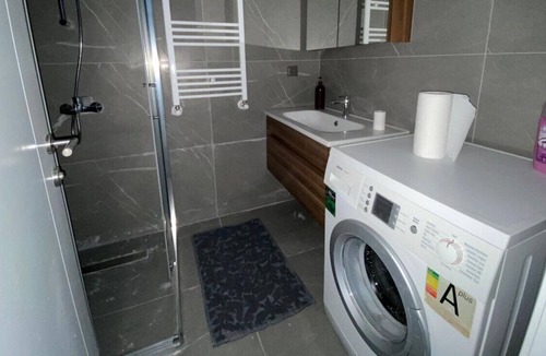 Kadikoy Apartment | Comfy Flat with Central Location in Fikirtepe