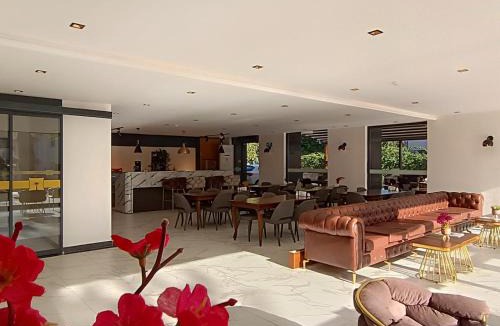 Muratpasa Hotel | Comfy Otel Antalya Lara