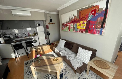 Kaleici Apartment | Cozy 1-bedroom flat in near Old Town with AC and balcony
