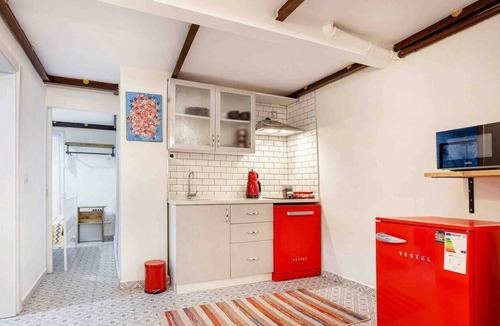 Gumussuyu Mahallesi Apartment | Cozy, comfortable house in the heart of the city