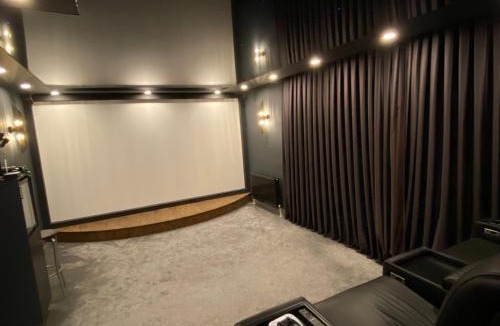 Etimesgut Villa | Cozy home - Garden, Fireplace & Cinema Experience