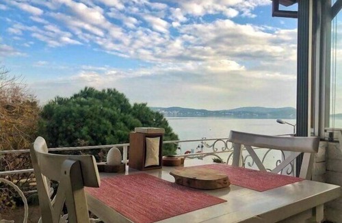 Mithatpasa Hotel | Cunda Life