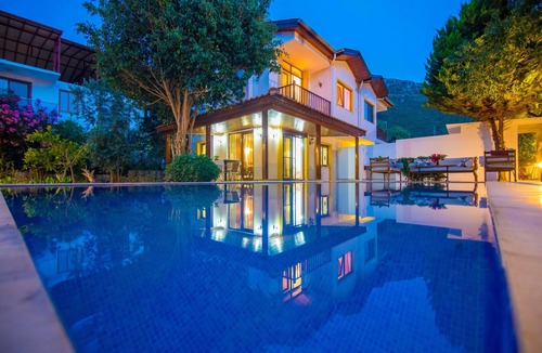 Icmeler City Center Villa | Damla Villa Soğut Village Daily Weekly Rentals