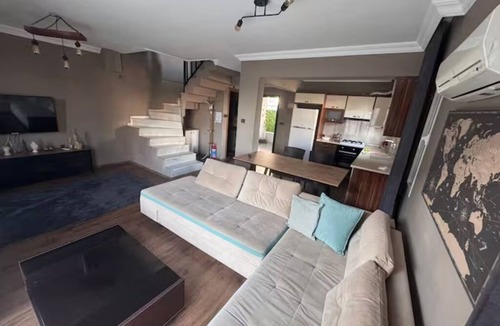 Kusadasi City Centre Villa | Denize 5 Dakika Mesafede, Merkezde Konforlu Villa