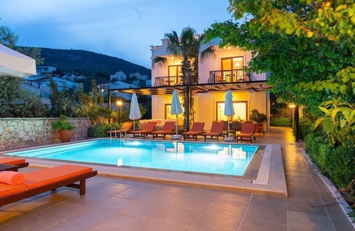 Kalkan Villa | Detached Private Villa | 4 bedrooms | Large Pool & Gardens | Short walk to Town