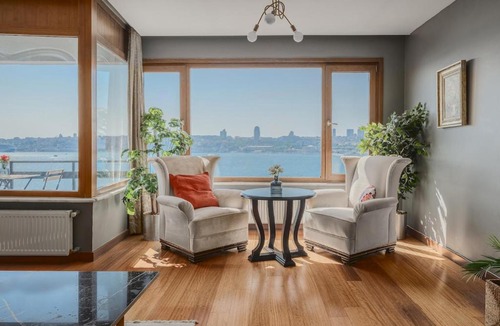 Uskudar Apartment | Duplex Flat w Panoramic Bosphorus View and Terrace