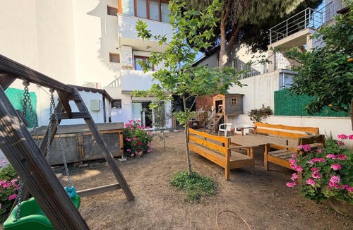 Iskele Mahallesi Villa | Duriye s House Cozy House with Garden in Urla