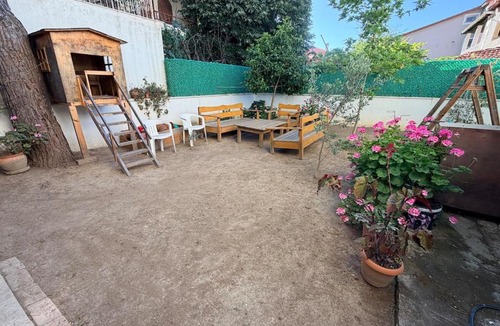 Iskele Mahallesi Villa | Duriye s House Cozy House with Garden in Urla