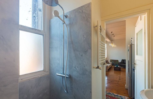 Asmali Mescit Apartment | Eclectic Home near Galata Tower in Beyoglu