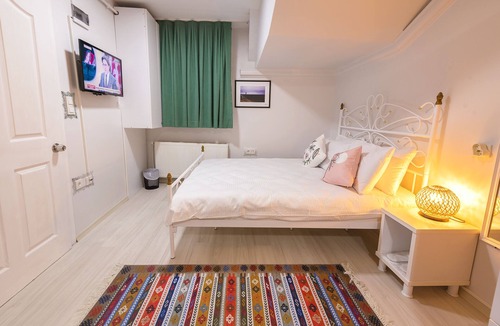 Old City Apartment | Economic One Bedroom Basement Apart at Sultanahmet, Old City