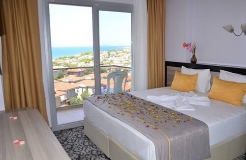 Ayvalik Hotel | Elisa Otel