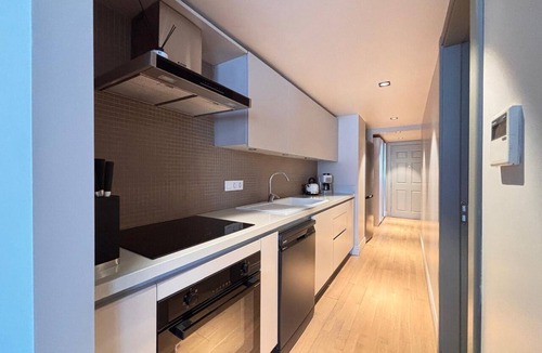 Karakoy Apartment | Fourth-floor 1BR near Galataport