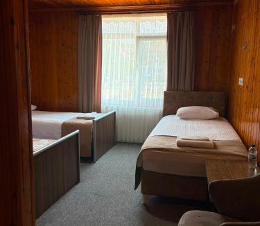 Yenicaga Hotel | Gölpark Otel