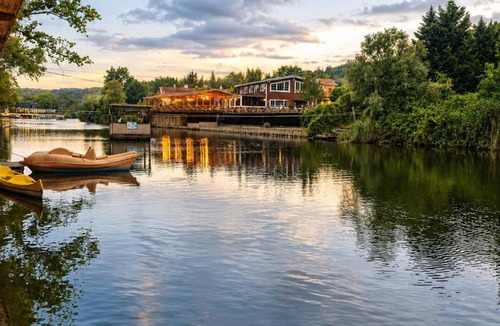 Agva Hotel | Gizemli Nehir Bungalov Otel