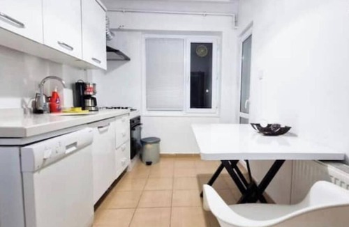 Pendik Apartment | Golden Elegance 2+1 & Stylish Ultra-Clean Pool, Nature