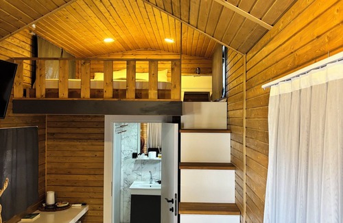 Ezine Bed & Breakfast | Herrera Otel & Tiny Houses