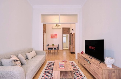 Moda Apartment | Historical Building at the Iconic Tram Street, 3BR