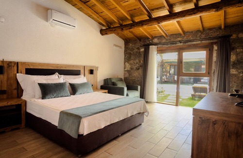 Ayvalik House | Hop Küçükköy