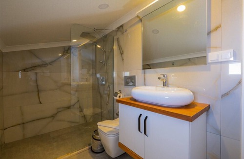 Fethiye City Center Villa | Infinity Beyaz Villa