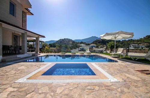Dalyan City Center Villa | Inviting 4-Bed Villa Nil Dalyan with child pool