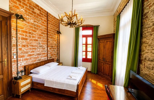 Ayvalik Hotel | Konak 1882