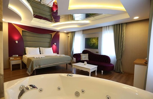 Konak Hotel | Life Corner Hotel