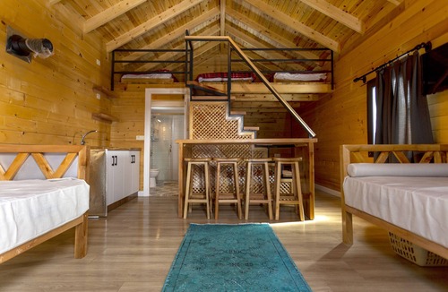 Tavas Hotel | LogNikfer Bungalows