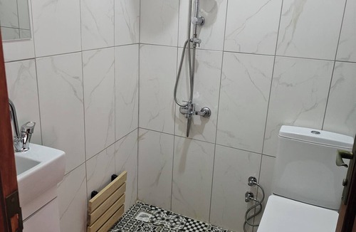 Zeytinbagi House | Lovely 3-bedroom townhome with AC in soothing Zeytinbağı