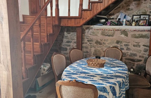 Zeytinbagi House | Lovely 3-bedroom townhome with AC in soothing Zeytinbağı