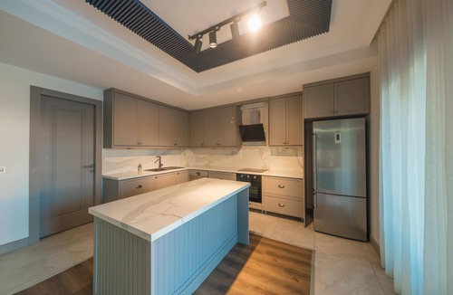 Yanik Hotel | Luku Villa