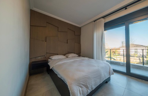 Yanik Hotel | Luku Villa