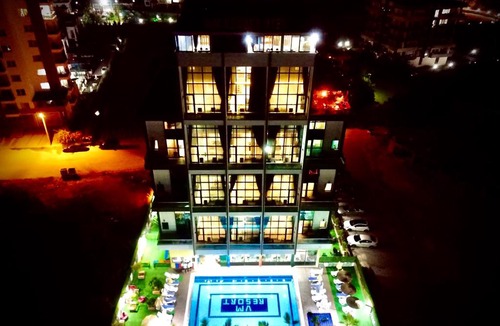 Tomuk Belediyesi Hotel | Luna Mare Resort Mersin