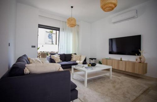 Turgutreis Villa | Luxury 4 Bedroom Villa with Private Pool 200m to Beach - Yeni Dunya Bodrum