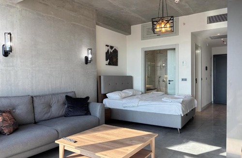 Bomonti Apartment | Luxury Studio on the 19th Floor Queen Bomonti