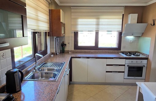 Side Apartment | Marvelous 4-bedroom apartment with AC in sunny Manavgat
