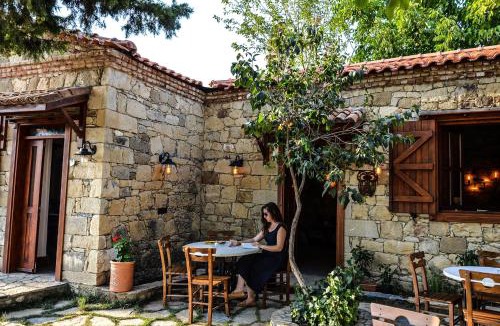 Adatepe Apartment | Mavras Tas Odalar