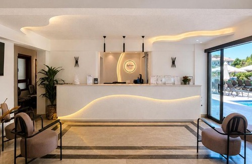 Fethiye City Center Hotel | Mendos Garden Exclusive Hotel Fethiye