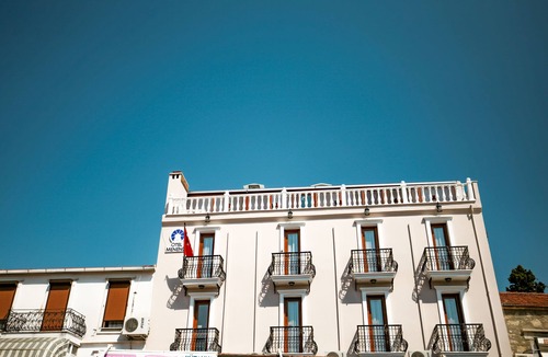 Foca Hotel | Menendi Otel