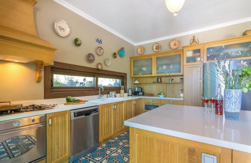 Islamlar Villa | Mira - Four Bedroom Villa, Sleeps 9