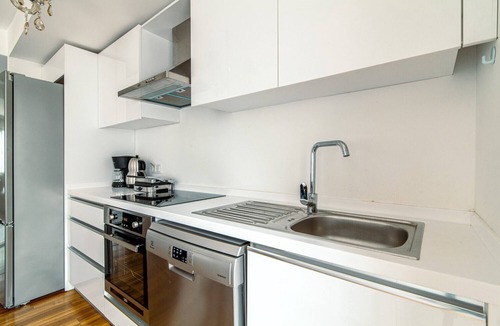 Kagithane Apartment | Modern Flat near Sapphire Shopping Mall