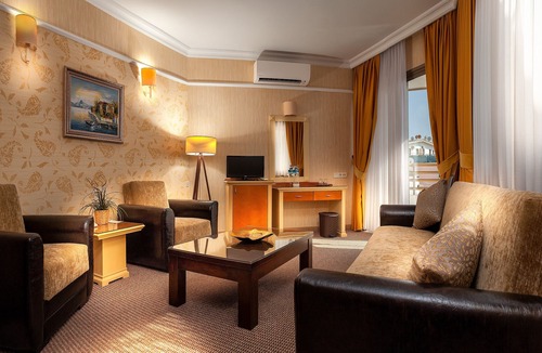Kusadasi City Centre Hotel | Palm Hotel