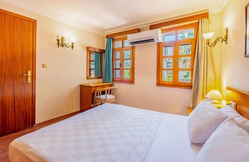 Oludeniz City Center Hotel | Perdikia Beach