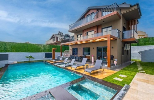 Oludeniz Villa | Perfect 4-bedroom villa in beautiful Muğla for your getaway