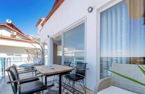 Fethiye Apartment | Pristine 2-bedroom holiday home with huge pool in Ölüdeniz